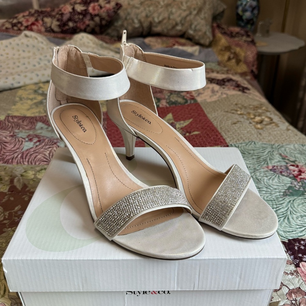 Creme color heels